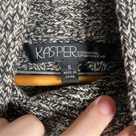 Kasper Essential Sportwear Short Sleeved Knit Cardigan with Collar Buttons - Picture 8 of 8